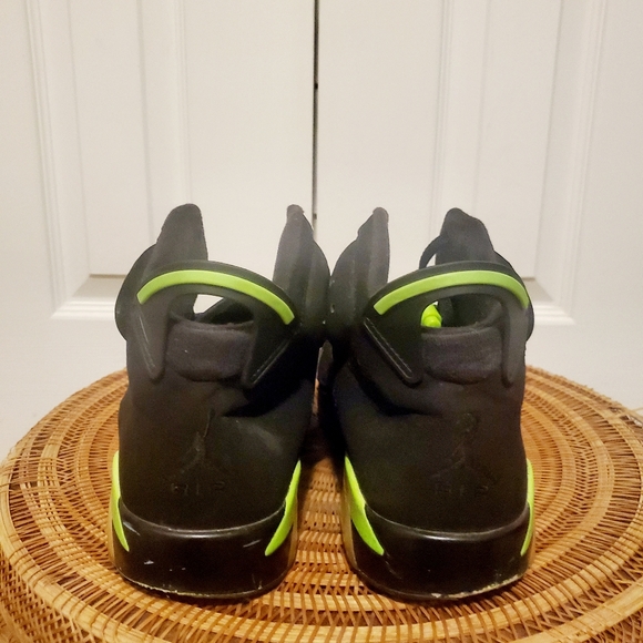 Air Jordan 6 Electric Green Neon Green Accent Sneakers - Picture 4 of 8